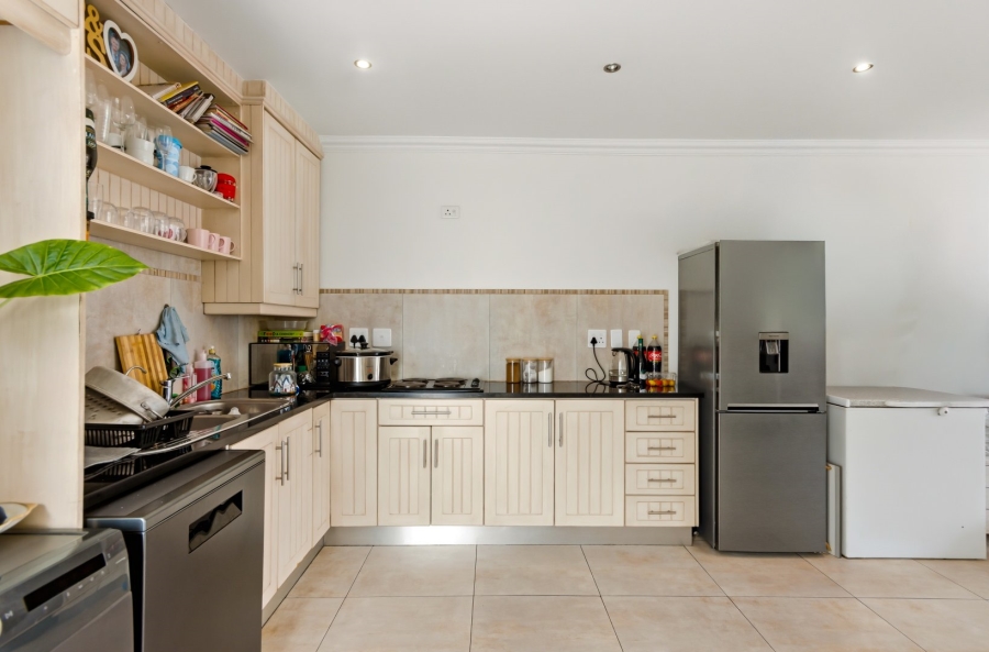 4 Bedroom Property for Sale in Harbour Island Western Cape